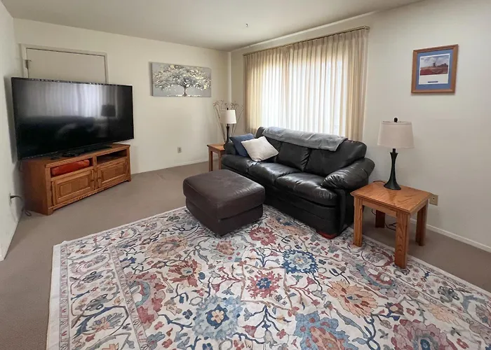 Mountain View! 55-plus Valley Townhome * Green Valley