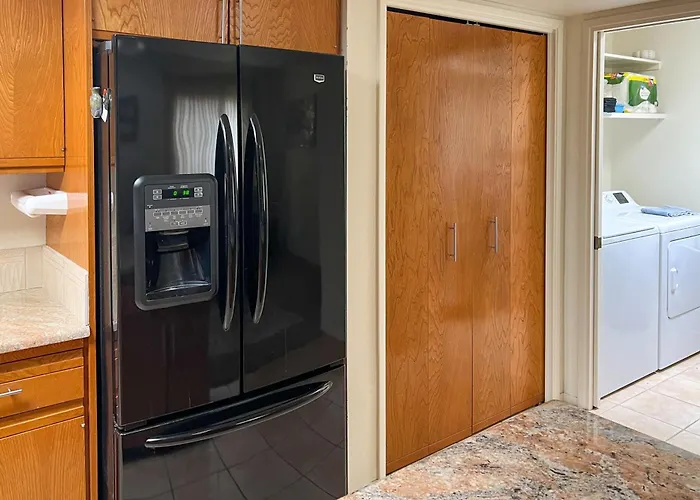 Mountain View! 55-plus Valley Townhome Holiday home