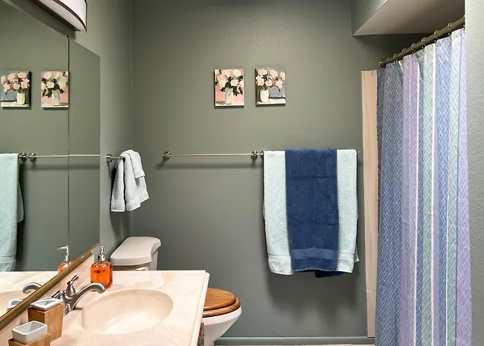 Mountain View! 55-plus Valley Townhome Holiday home *